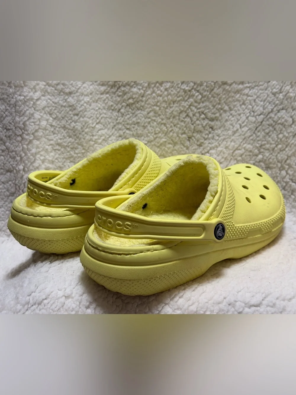 Mens Crocs Comfort Bright Yellow Faux Fur Lined Clogs Size 10 Women’s 12